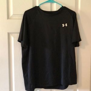 Under Armour black dri fit heat gear tee